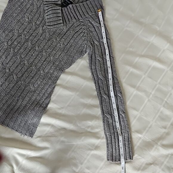 Seductions Knitted Long Sleeves Sweater Medium Gray - Picture 8 of 16